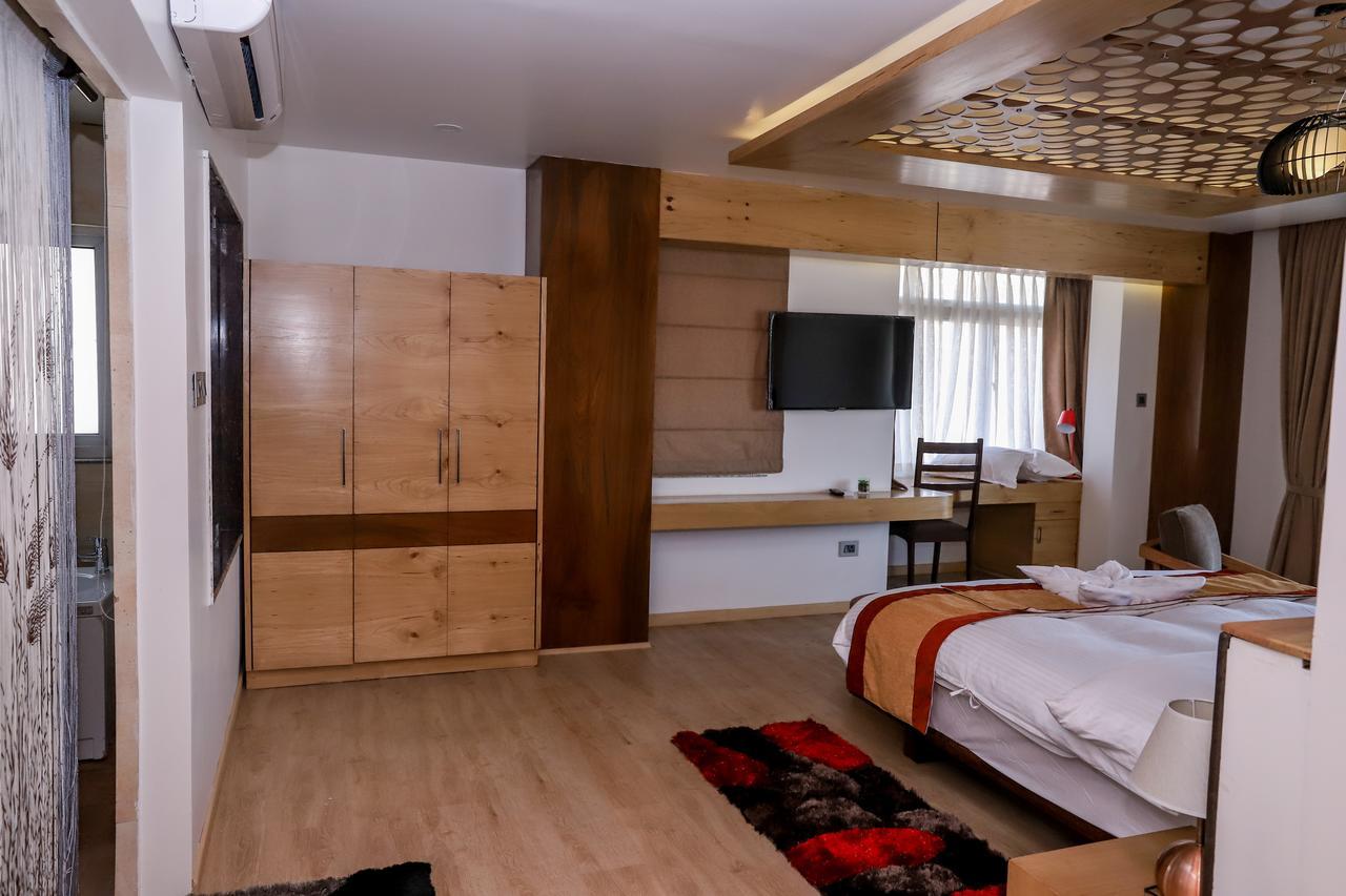 Retro Hotel And Spa Катманду Екстериор снимка