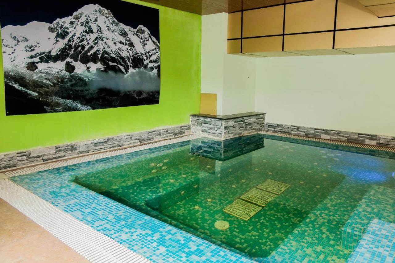 Retro Hotel And Spa Катманду Екстериор снимка