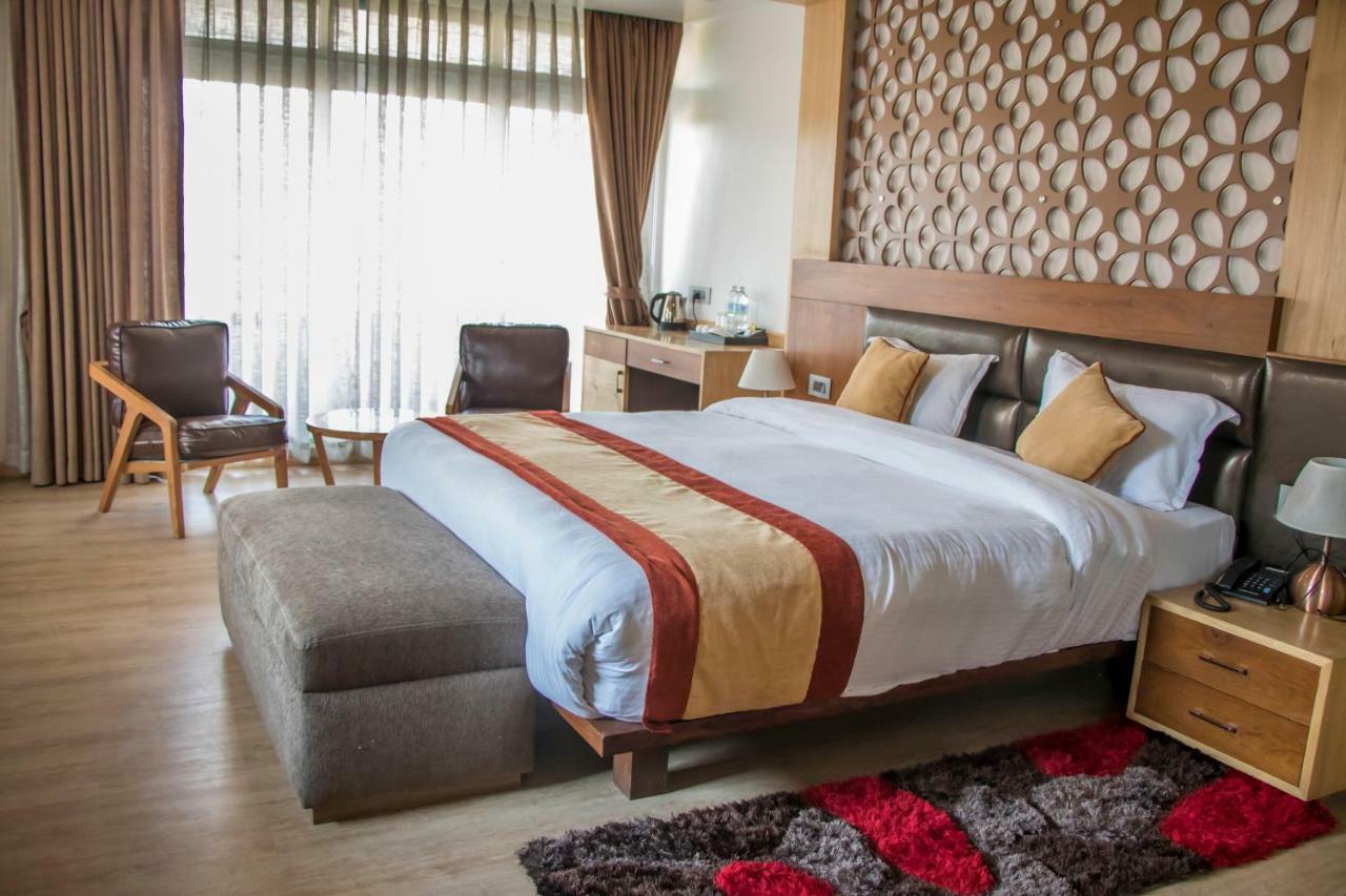 Retro Hotel And Spa Катманду Екстериор снимка